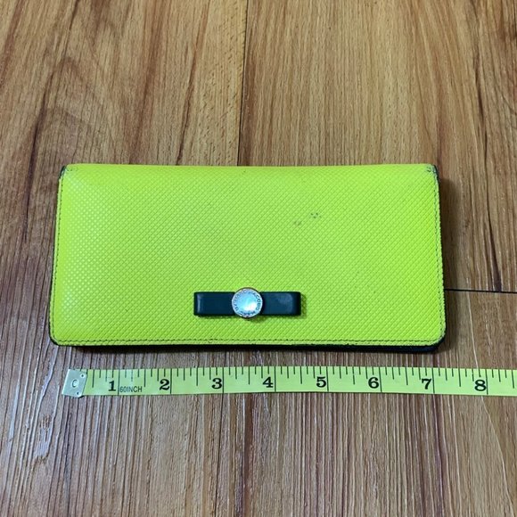 Marc Jacobs Sophisticato Bow Slim Snap Wallet - Picture 15 of 16